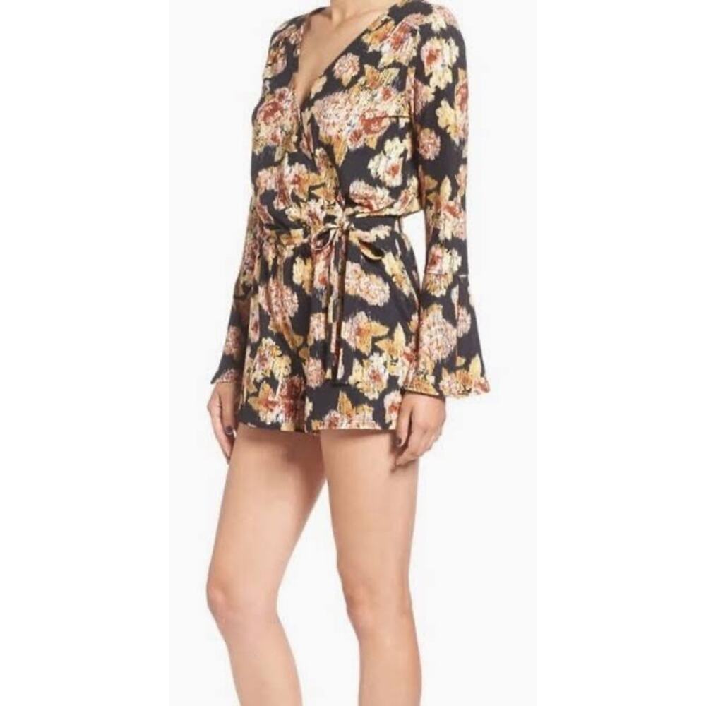 MIMI CHICA Bell Sleeve Romper-Size M